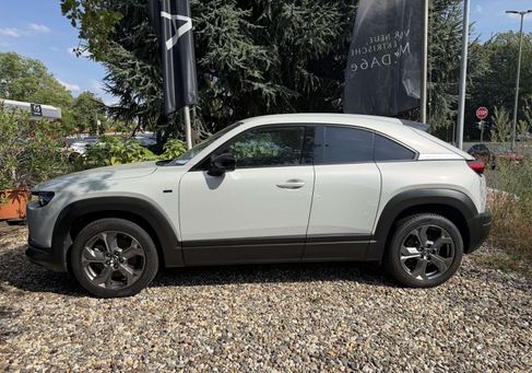 Mazda MX-30, 2022 3