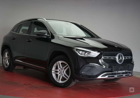 Mercedes-Benz GLA 220, 2021
