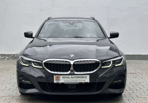 BMW 330, 2020
