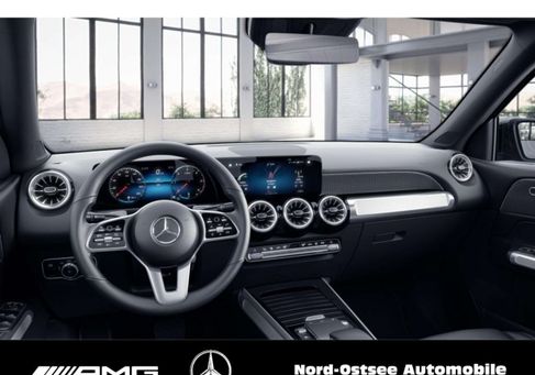 Mercedes-Benz GLB 180, 2021