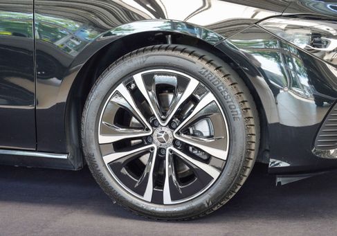 Mercedes-Benz CLA 180, 2025