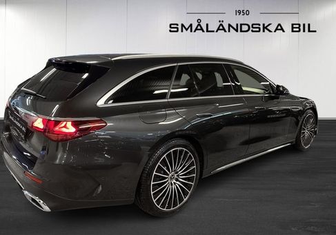 Mercedes-Benz E 300, 2024 3