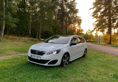 Peugeot 308, 2015