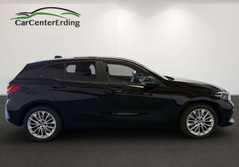 BMW 120, 2023 3