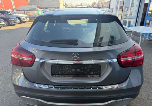 Mercedes-Benz GLA 180, 2019