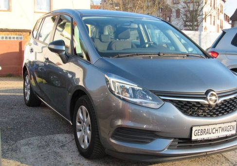 Opel Zafira, 2017