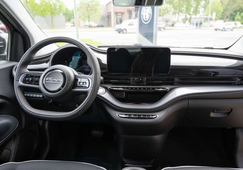 Fiat 500, 2023