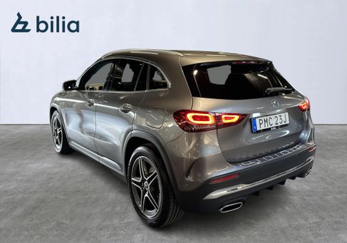 Mercedes-Benz GLA 200, 2021