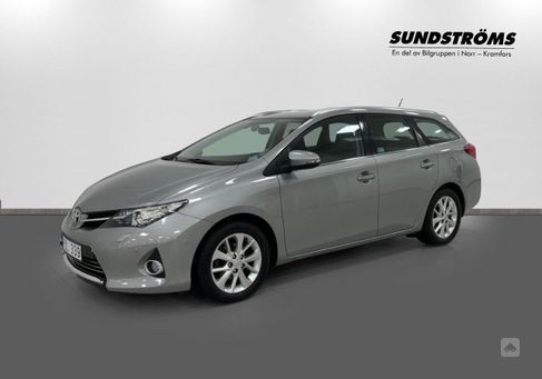 Toyota Auris Touring Sports, 2013