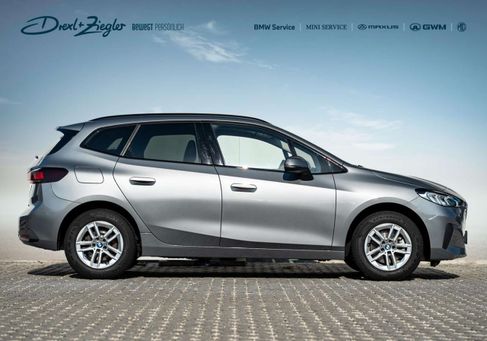 BMW 220, 2025 2