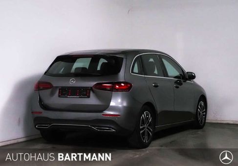 Mercedes-Benz B 200, 2024