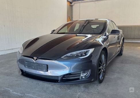 Tesla Model S, 2018
