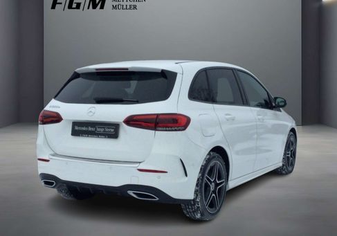 Mercedes-Benz B 250, 2022