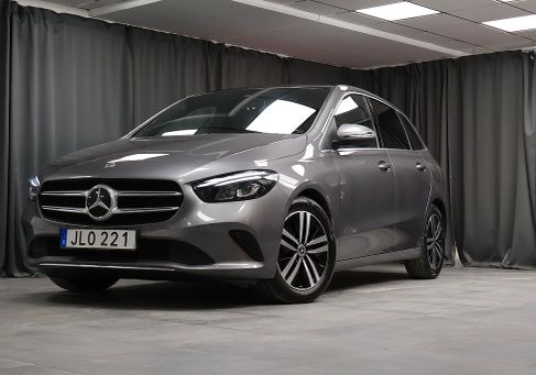 Mercedes-Benz B 180, 2022