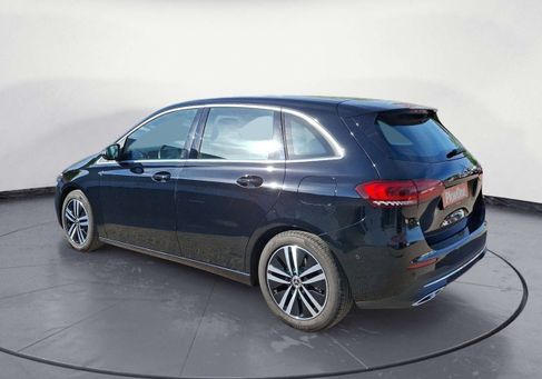 Mercedes-Benz B 200, 2021