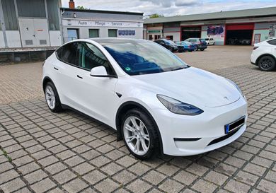 Tesla Model Y, 2022