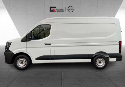 Nissan Interstar, 2025