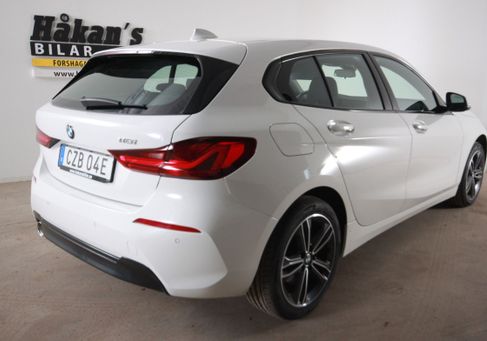 BMW 118, 2022