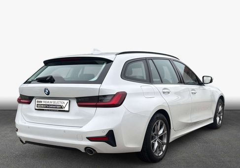 BMW 318, 2022