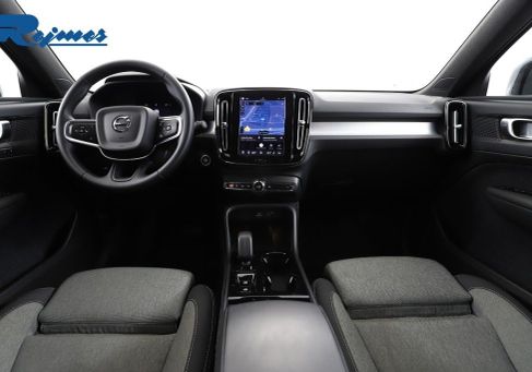 Volvo XC40, 2025 2