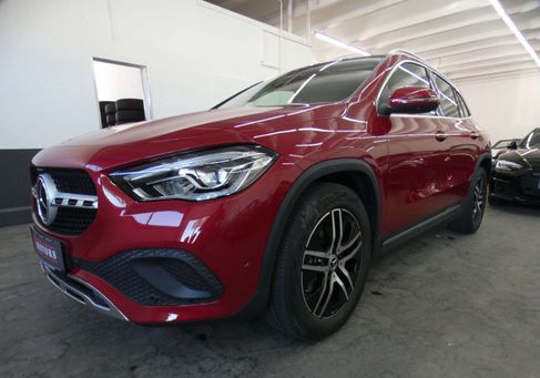 Mercedes-Benz GLA 200, 2022