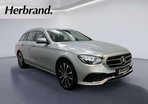 Mercedes-Benz E 300, 2022