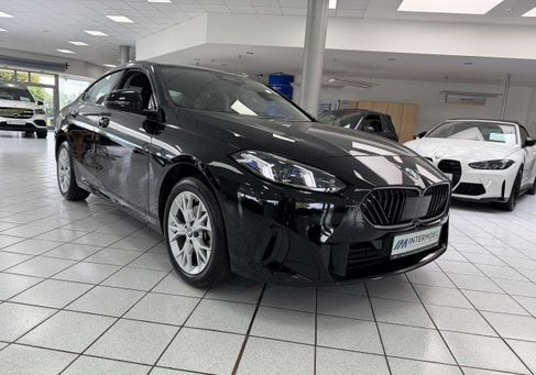 BMW 220, 2025 3