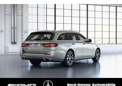 Mercedes-Benz E 300, 2022