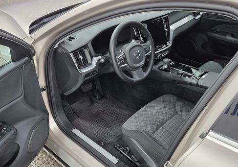 Volvo V60, 2024