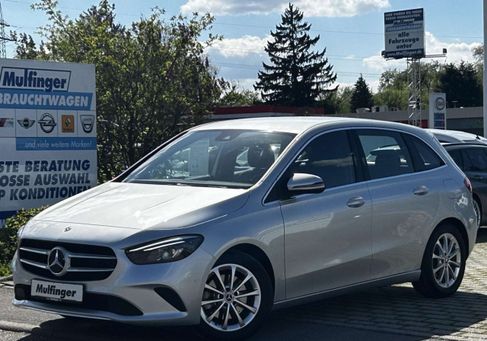 Mercedes-Benz B 220, 2022