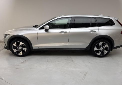 Volvo V60 Cross Country, 2022