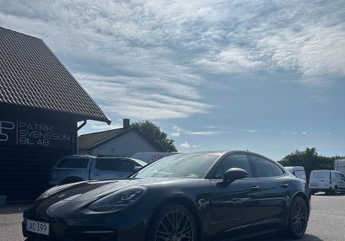 Porsche Panamera, 2023