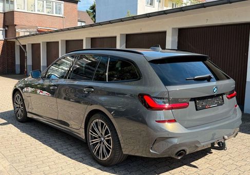BMW 330, 2022