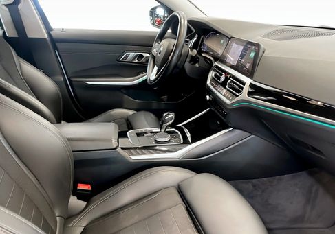 BMW 330, 2021 3