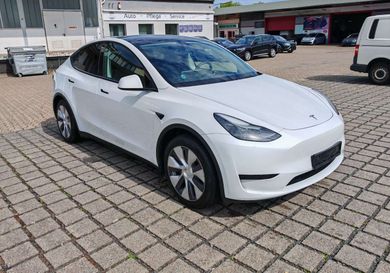 Tesla Model Y, 2023