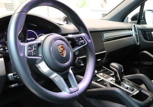 Porsche Cayenne, 2023
