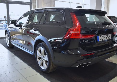 Volvo V60 Cross Country, 2021