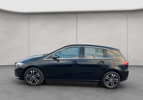 Mercedes-Benz B 180, 2024