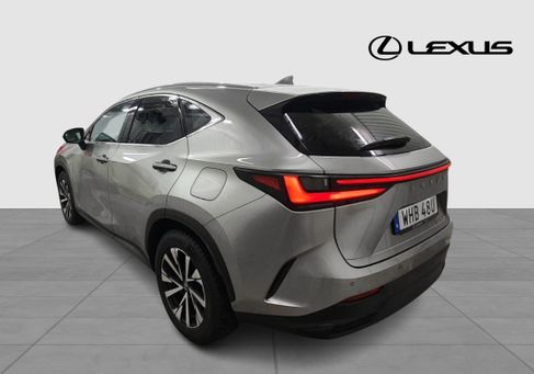 Lexus NX, 2025