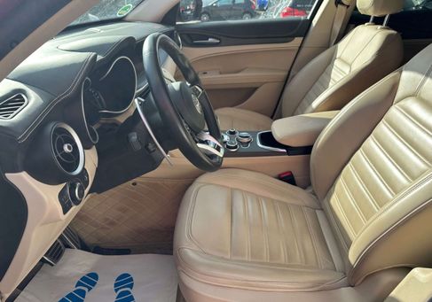 Alfa Romeo Stelvio, 2022 3