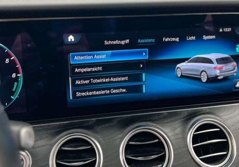 Mercedes-Benz E 300, 2020 3