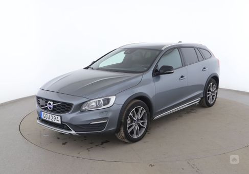 Volvo V60 Cross Country, 2018