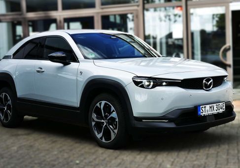 Mazda MX-30, 2023 3