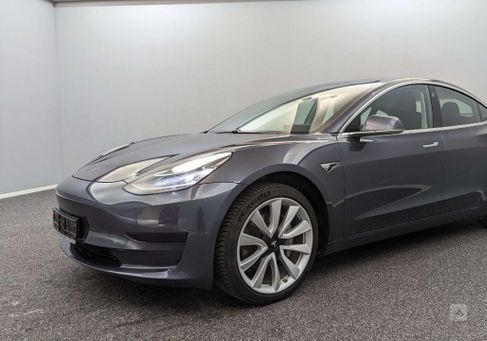 Tesla Model 3, 2019