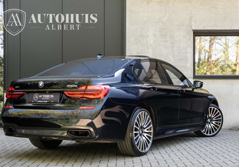 BMW 750, 2016