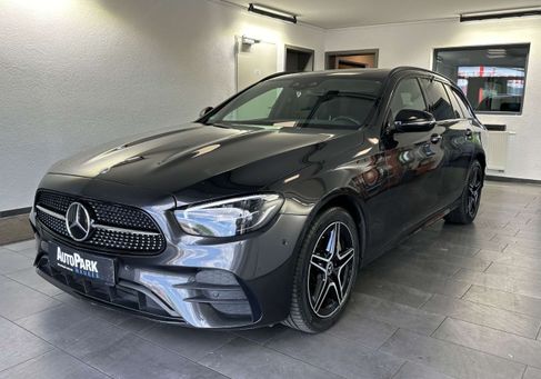 Mercedes-Benz E 300, 2022