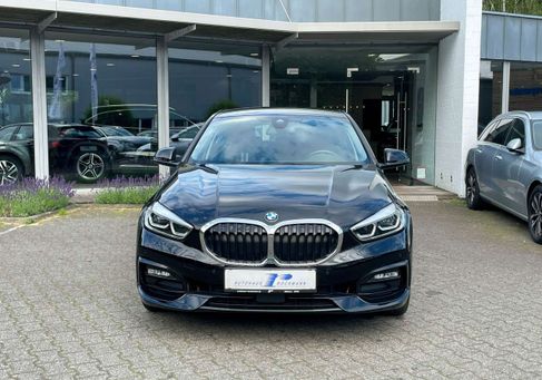BMW 118, 2021