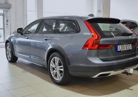 Volvo V90 Cross Country, 2018 3