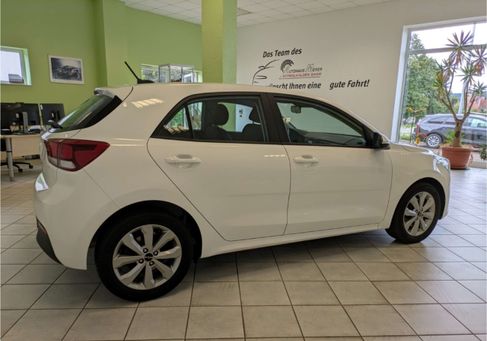 Kia Rio, 2022 3