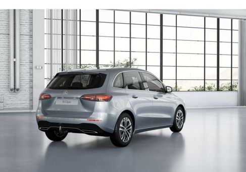 Mercedes-Benz B 180, 2025 3